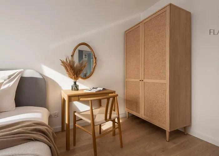 Flatbook - Near Marina Sw Piotra Apartment